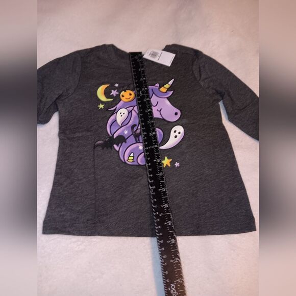 Old Navy Long-Sleeve Graphic T-Shirt NWT - Picture 3 of 5